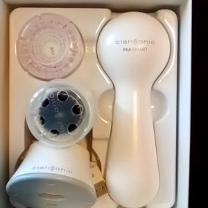 MIA Smart Clarisonic deep facial cleanser, firming massage & makeup applicator.